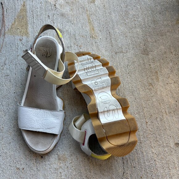 SOREL Sandals Size 8 White and Neon - Picture 4 of 4